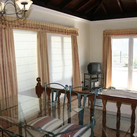 Apart-hotel Chayofa Country Club Playa de las Americas (Tenerife)